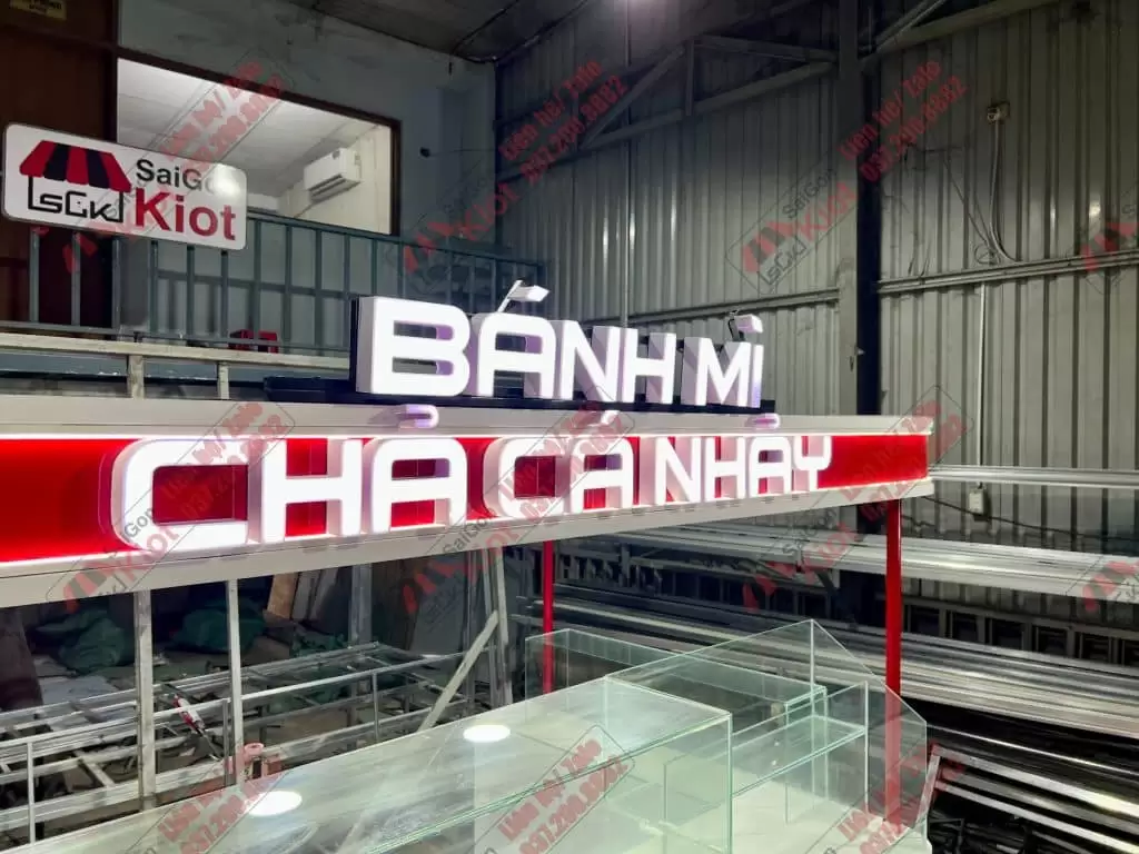 quầy bán hàng lưu động - bánh mì chả cá nhay