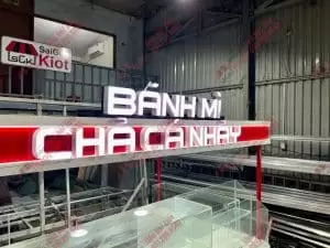 quầy bán hàng lưu động - bánh mì chả cá nhay