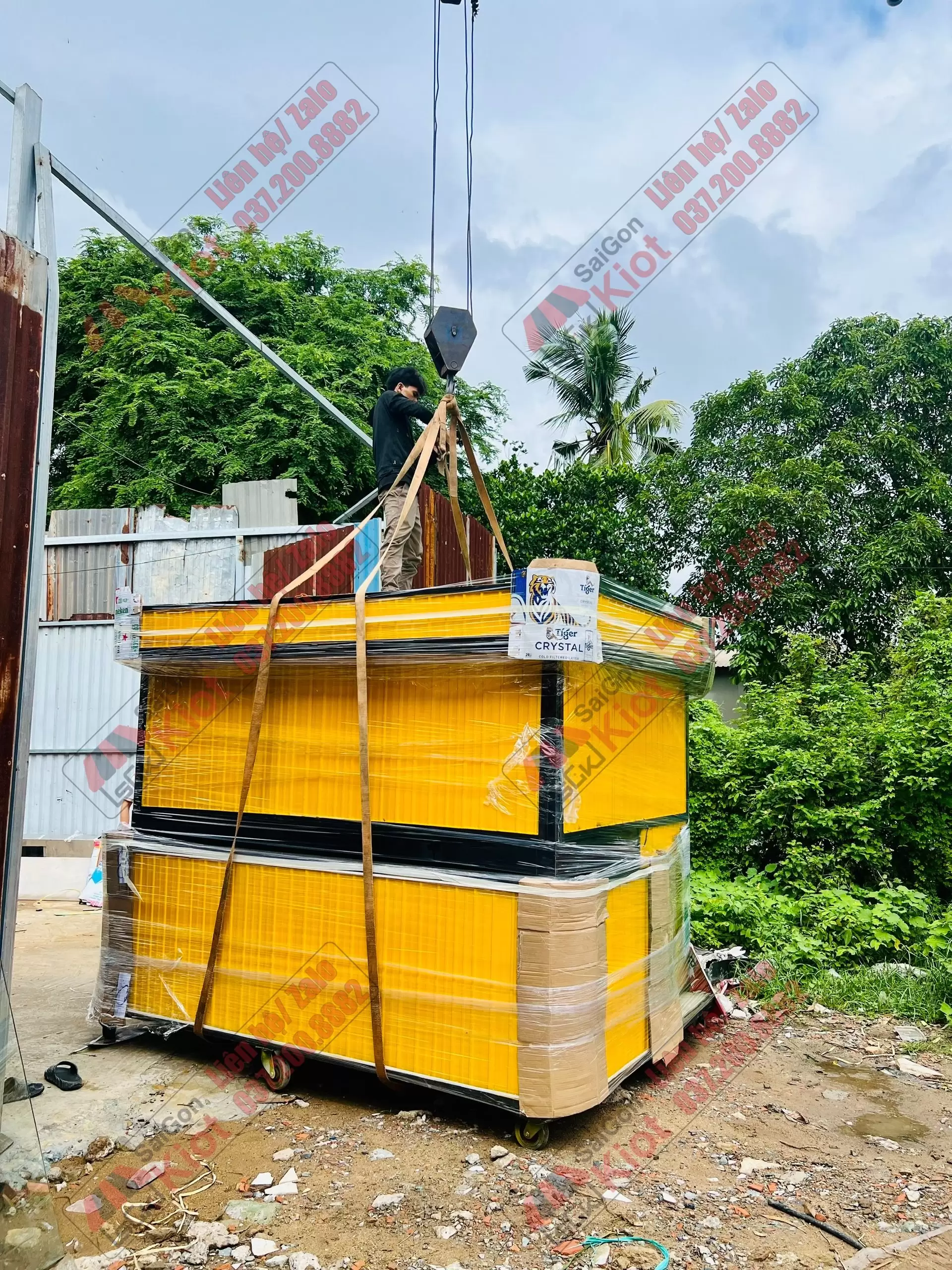 Các Loại Chất Liệu Phổ Biến Dùng Cho Kiot Bán Hàng Di Động
